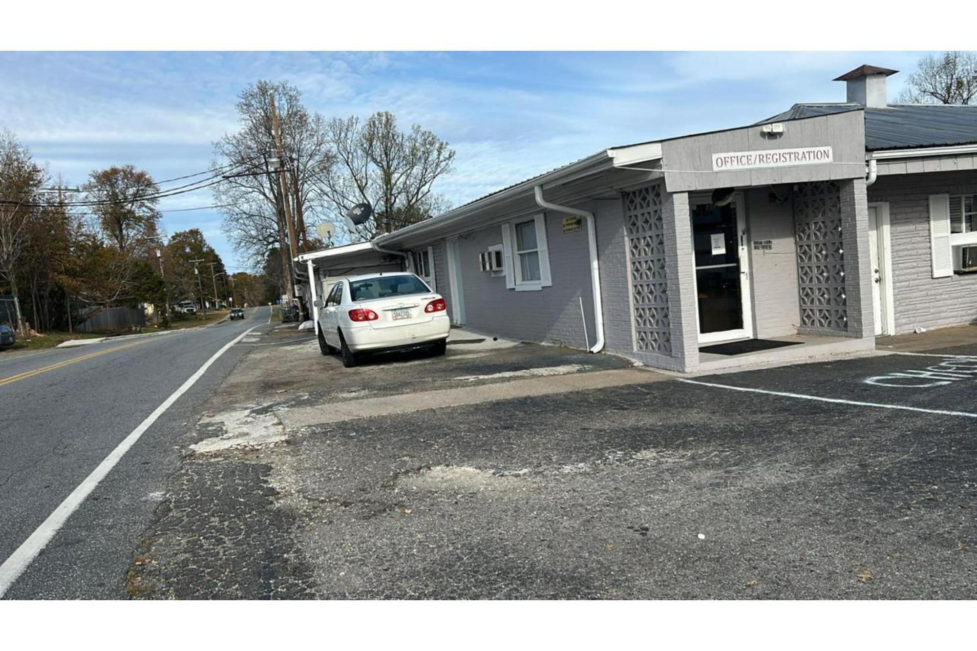 Tri-City Motel By Oyo Forest City Spindale Exterior photo