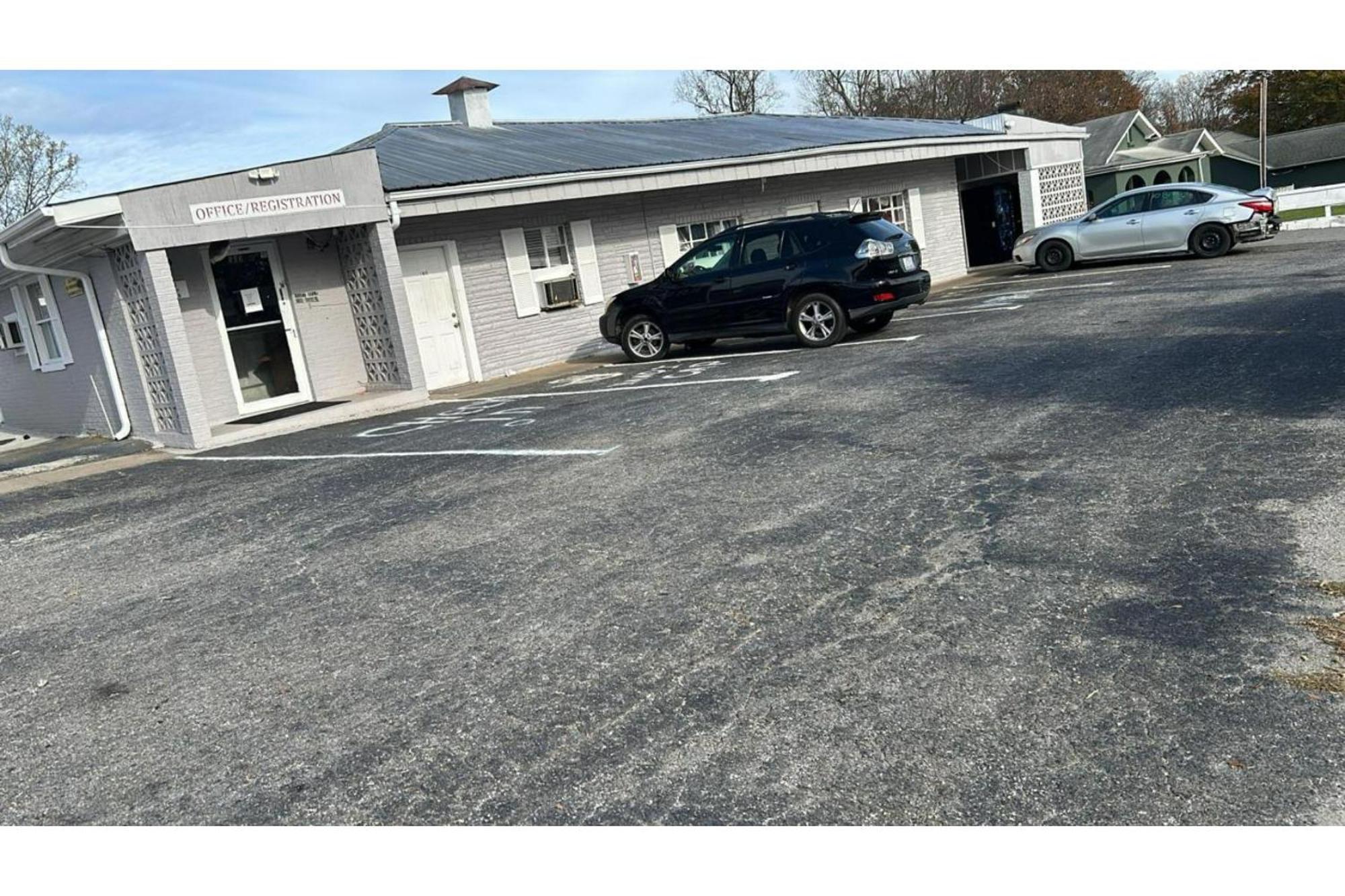 Tri-City Motel By Oyo Forest City Spindale Exterior photo